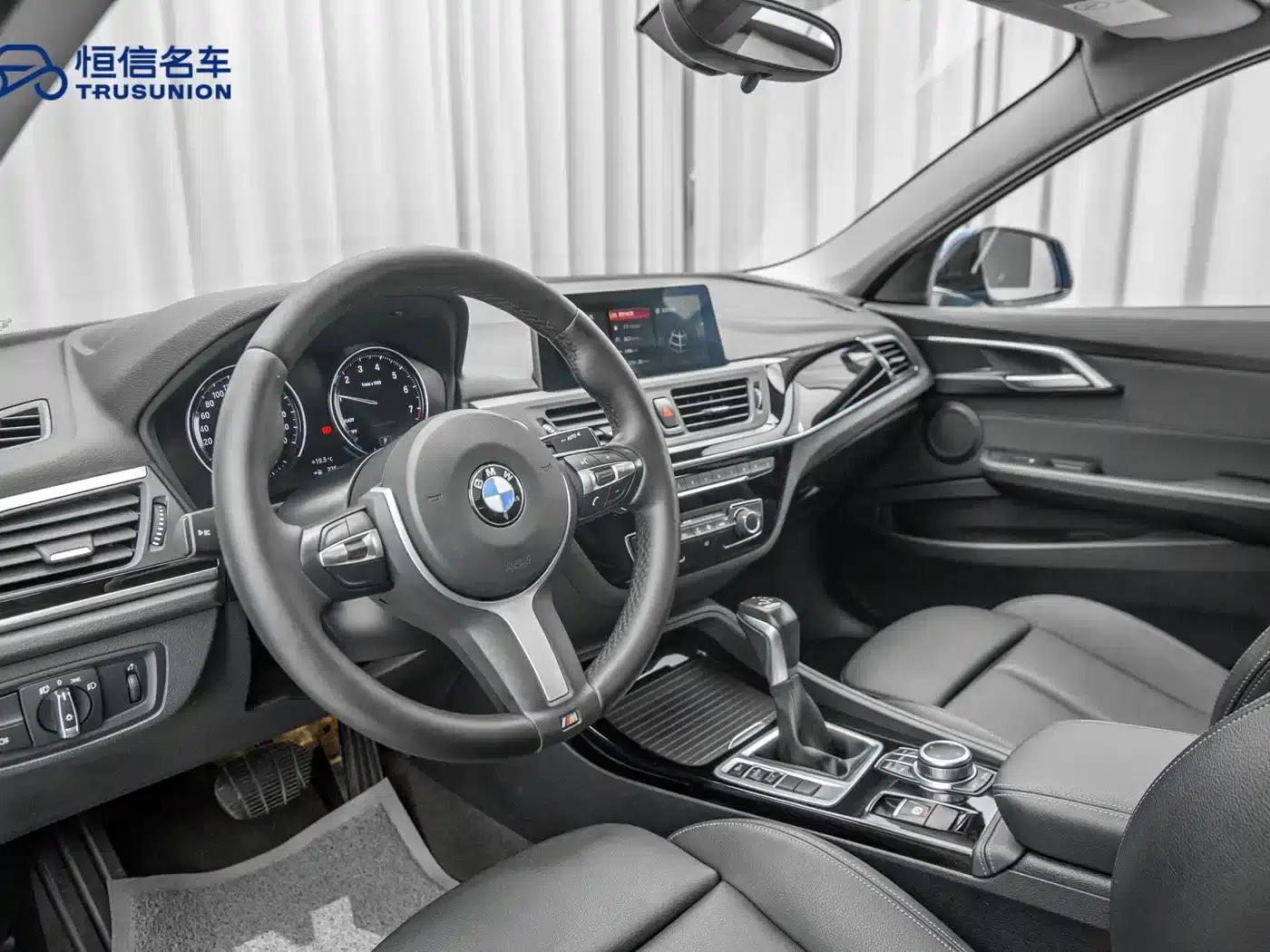 2019 BMW 1 Series 118i M Sport Package — миниатюра 11