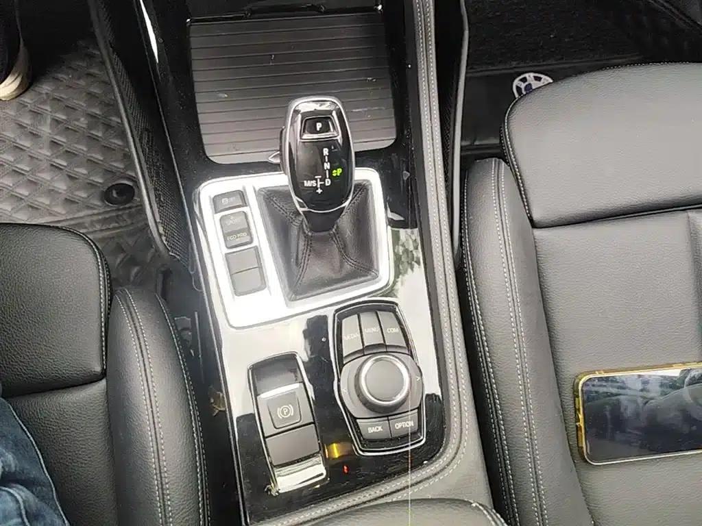 2020 BMW 1 Series 120i M Sport Package — миниатюра 14