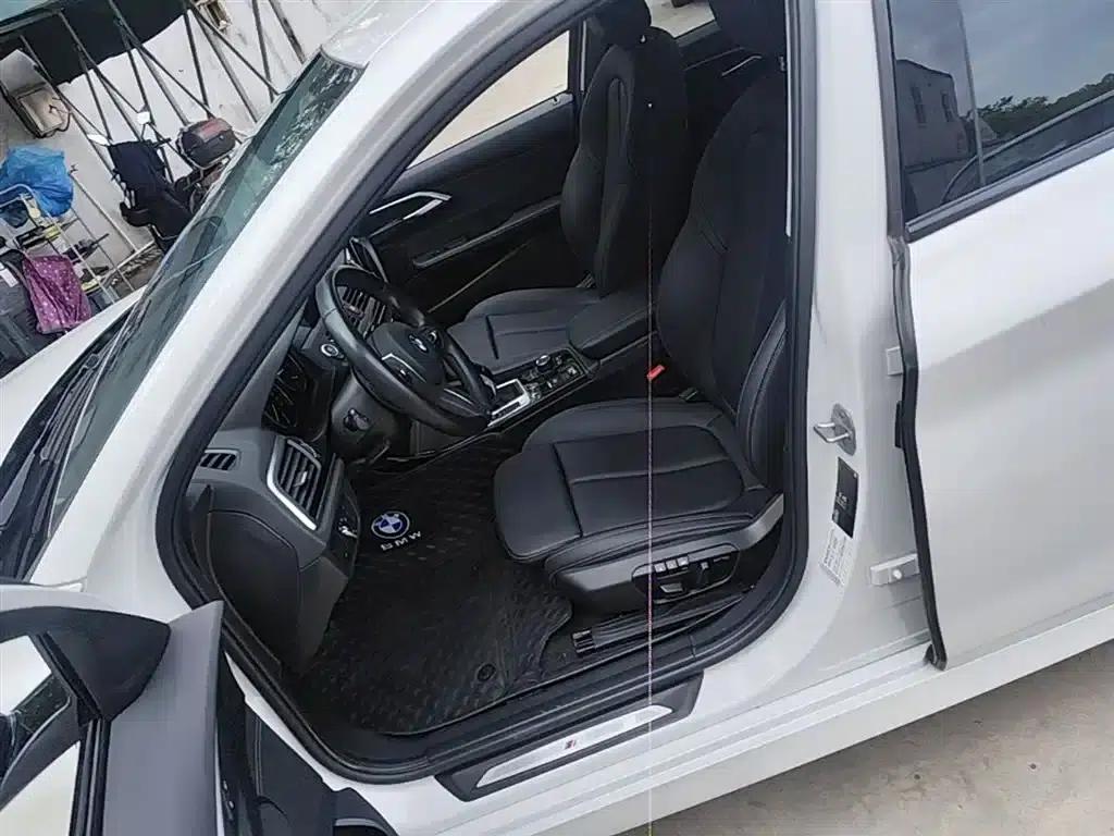 2020 BMW 1 Series 120i M Sport Package — миниатюра 15