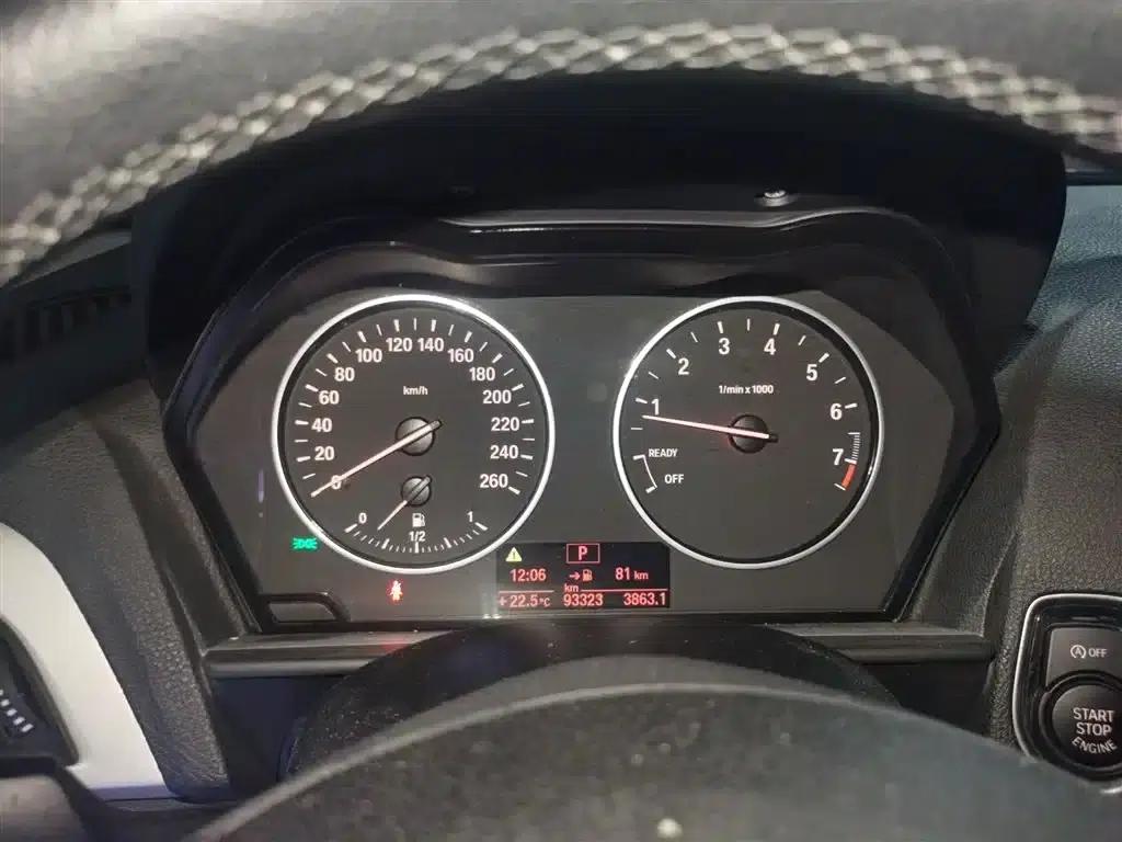 2013 BMW 1 Series (Imported) Facelift 116i Leading Edition — миниатюра 8