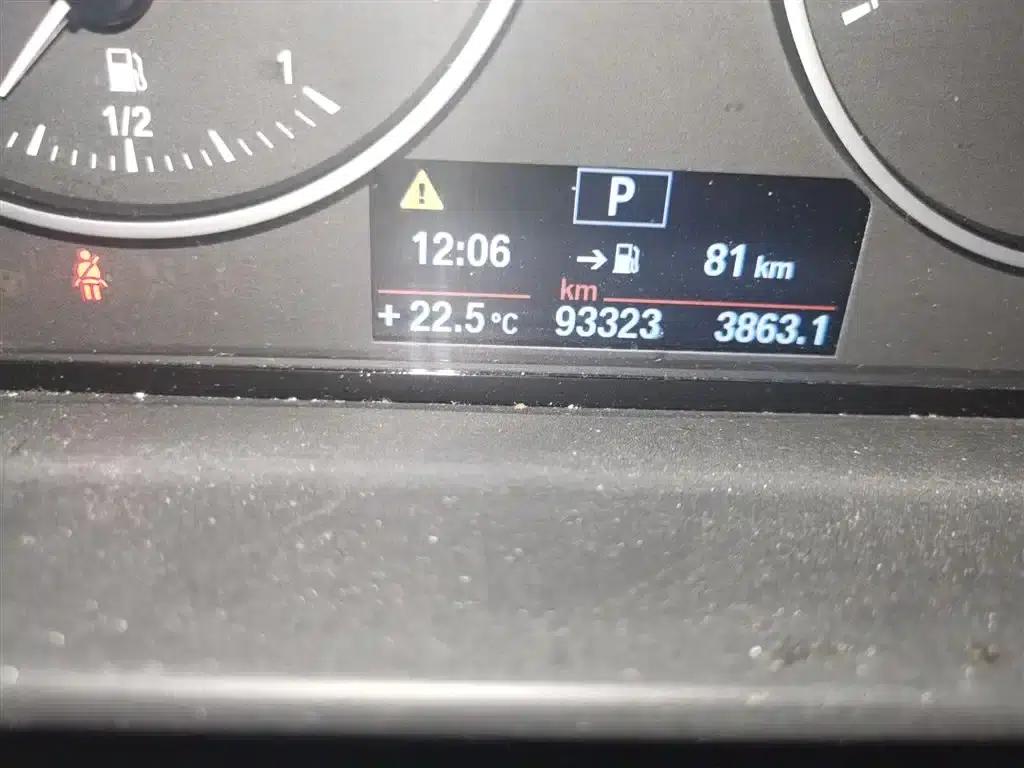 2013 BMW 1 Series (Imported) Facelift 116i Leading Edition — миниатюра 9