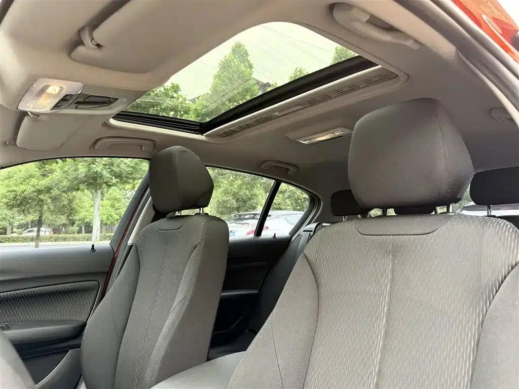 2015 BMW 1 Series Imported Model 118i Leading Edition — миниатюра 15