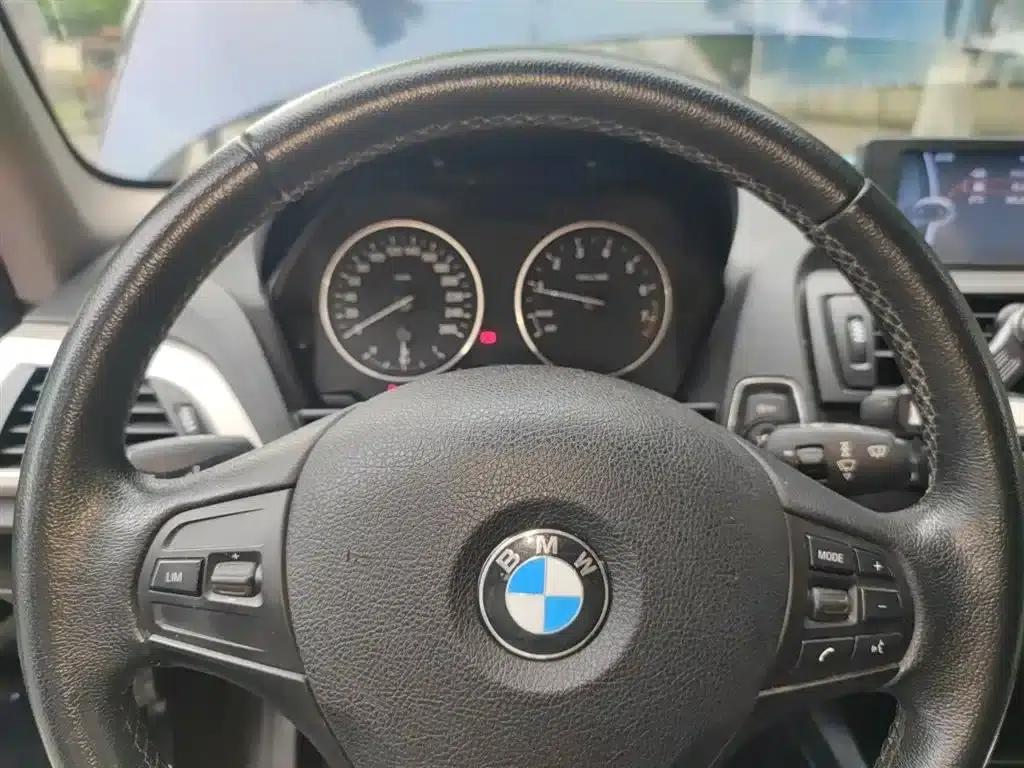 2013 BMW 1 Series (Imported) Facelift 116i Leading Edition — миниатюра 4