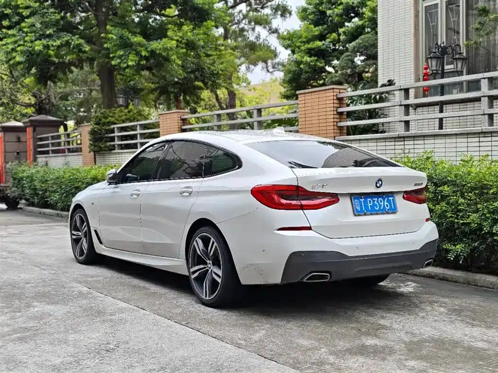 2021 BMW 6 Series GT 630i M Sport Package — миниатюра 3