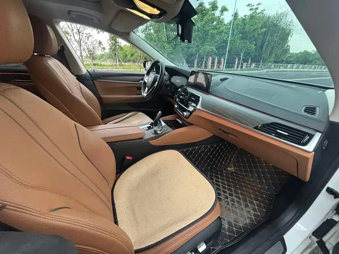 BMW 6 Series GT 2020 630i Luxury Design Package — миниатюра 11