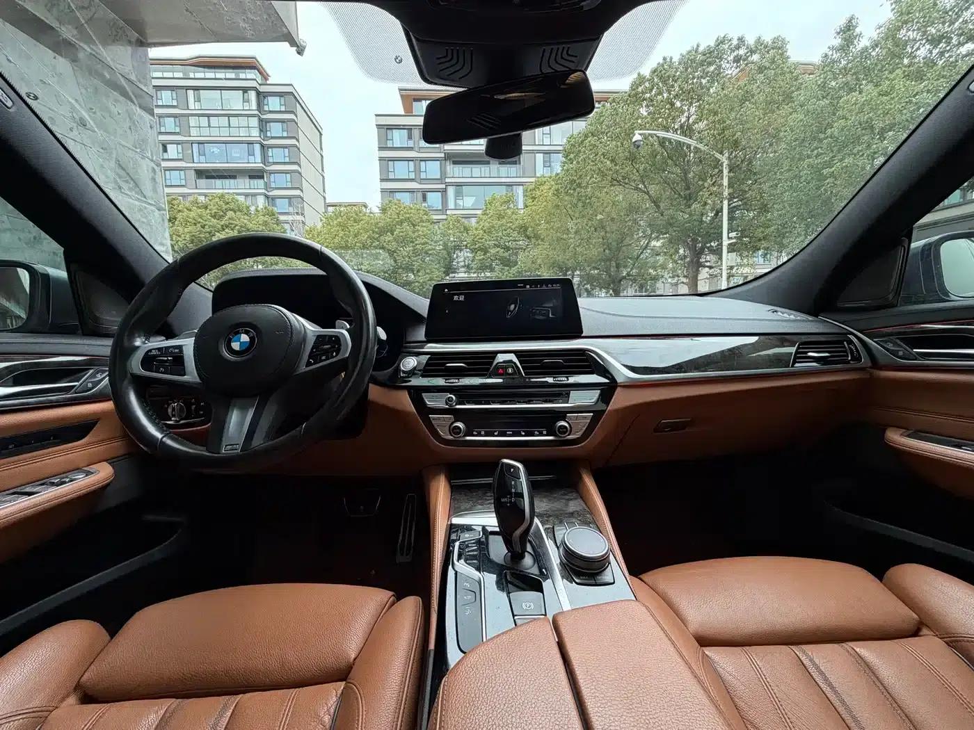 2020 BMW 6 Series GT 630i M Sport Package — миниатюра 12