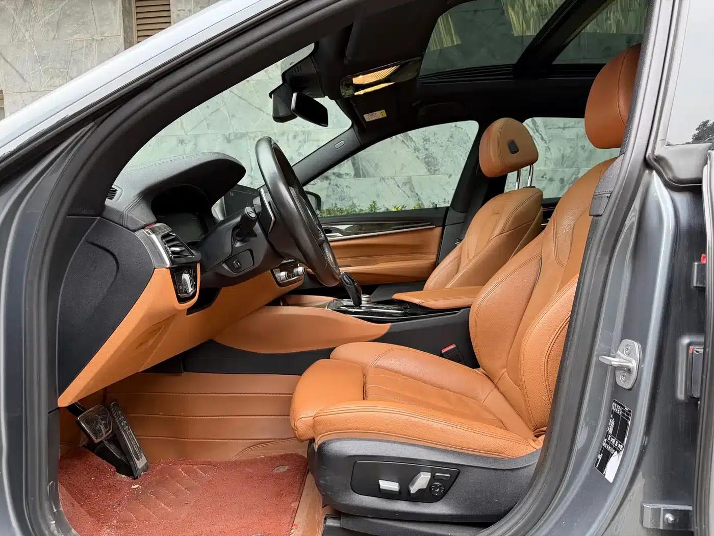 2020 BMW 6 Series GT 630i M Sport Package — миниатюра 9