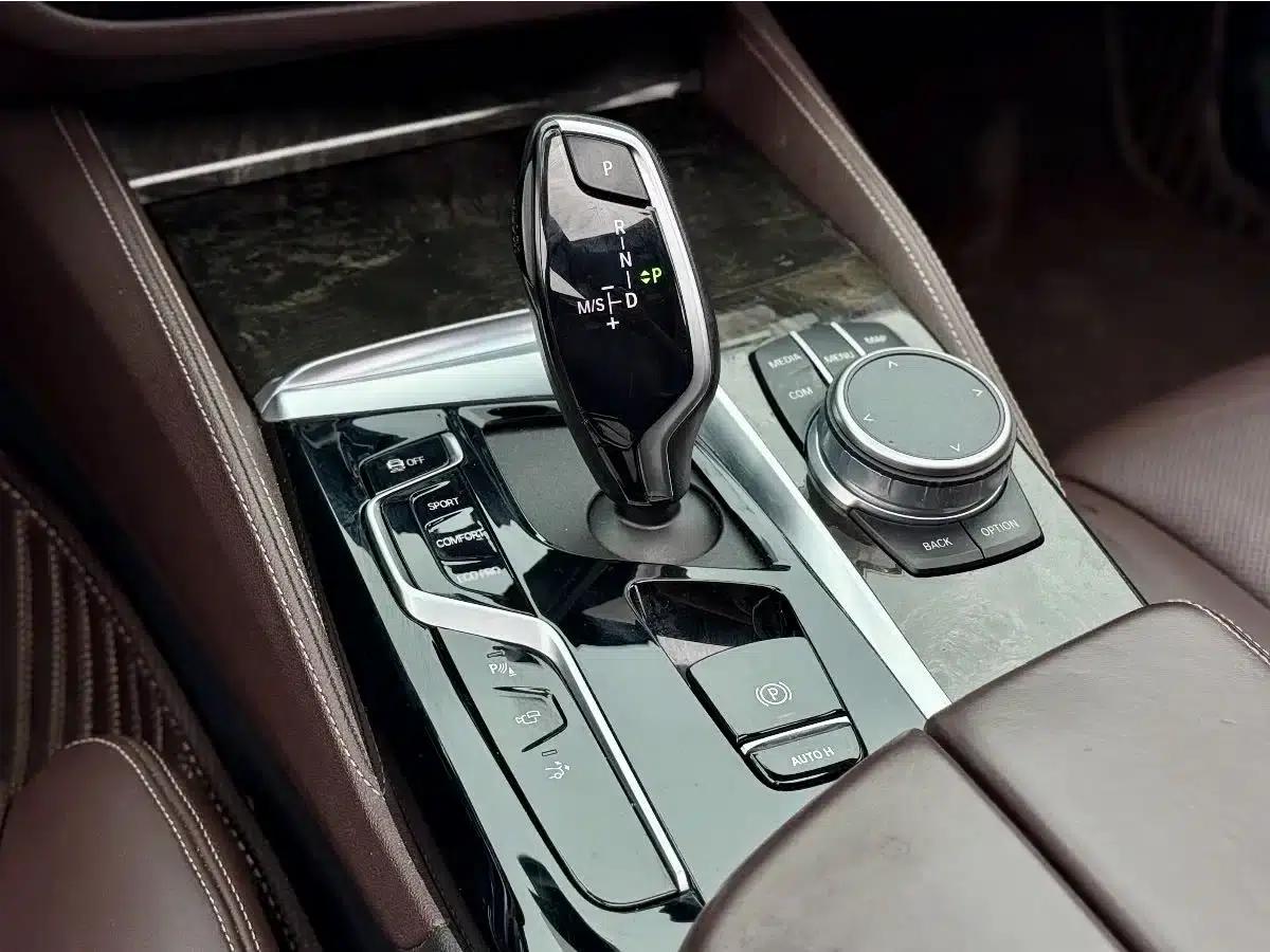 BMW 6 Series GT 2021 630i M Sport Grand Tourer — миниатюра 14