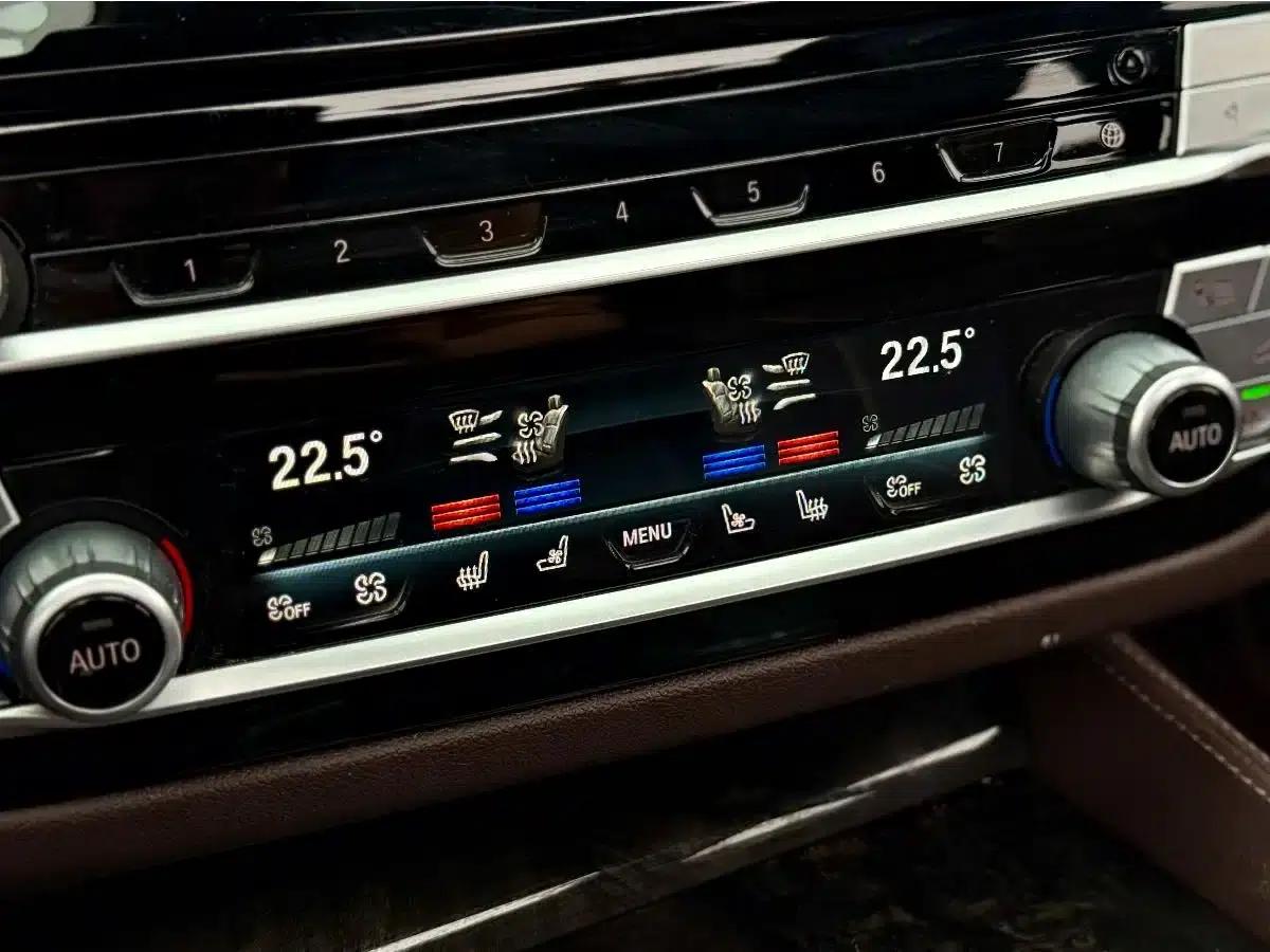 BMW 6 Series GT 2021 630i M Sport Grand Tourer — миниатюра 16