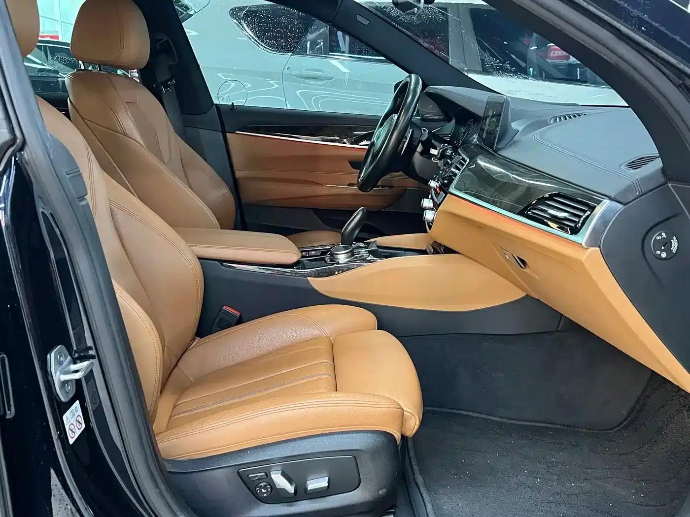 2019 BMW 6 Series GT 630i M Sport Package — миниатюра 11
