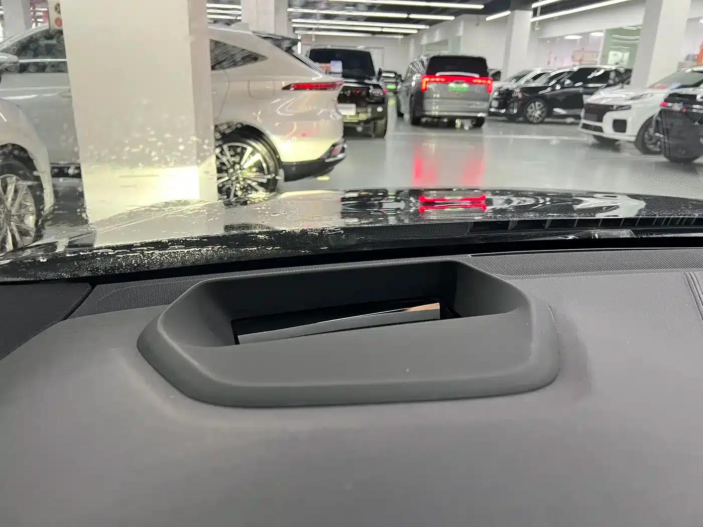 2019 BMW 6 Series GT 630i M Sport Package — миниатюра 12