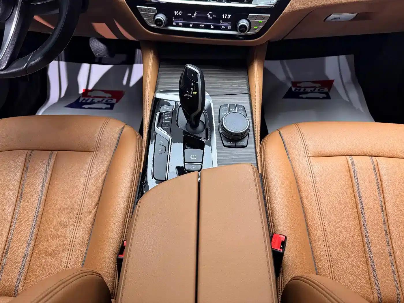 BMW 6 Series GT 2019 630i Luxury Design Package — миниатюра 11