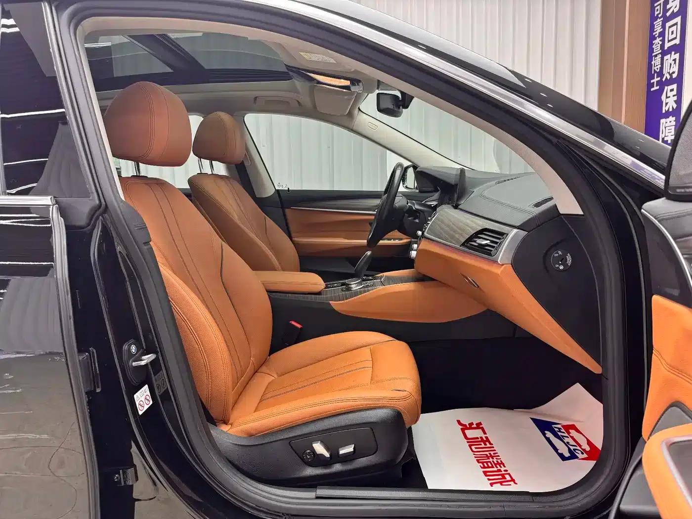 BMW 6 Series GT 2019 630i Luxury Design Package — миниатюра 17