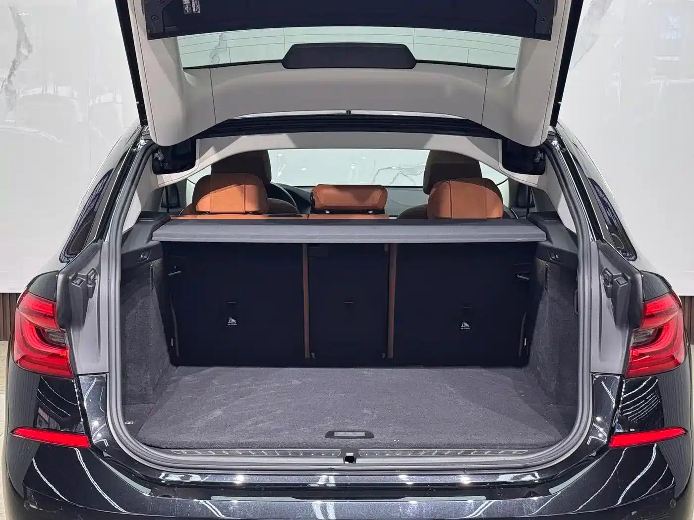 BMW 6 Series GT 2019 630i Luxury Design Package — миниатюра 21