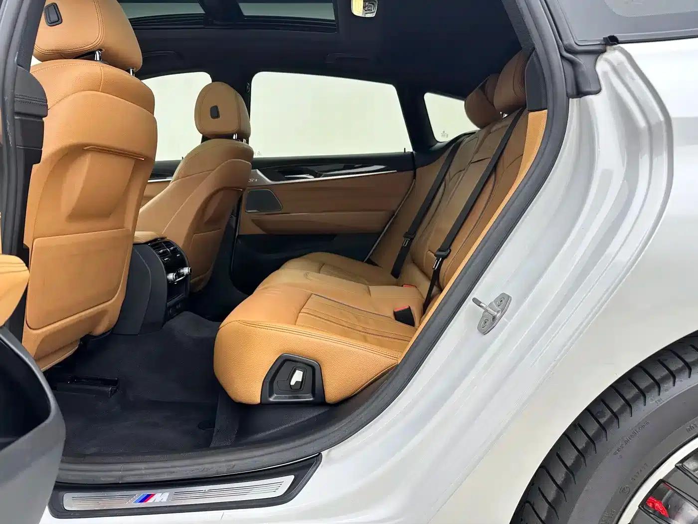 2019 BMW 6 Series GT 630i M Sport Package — миниатюра 11