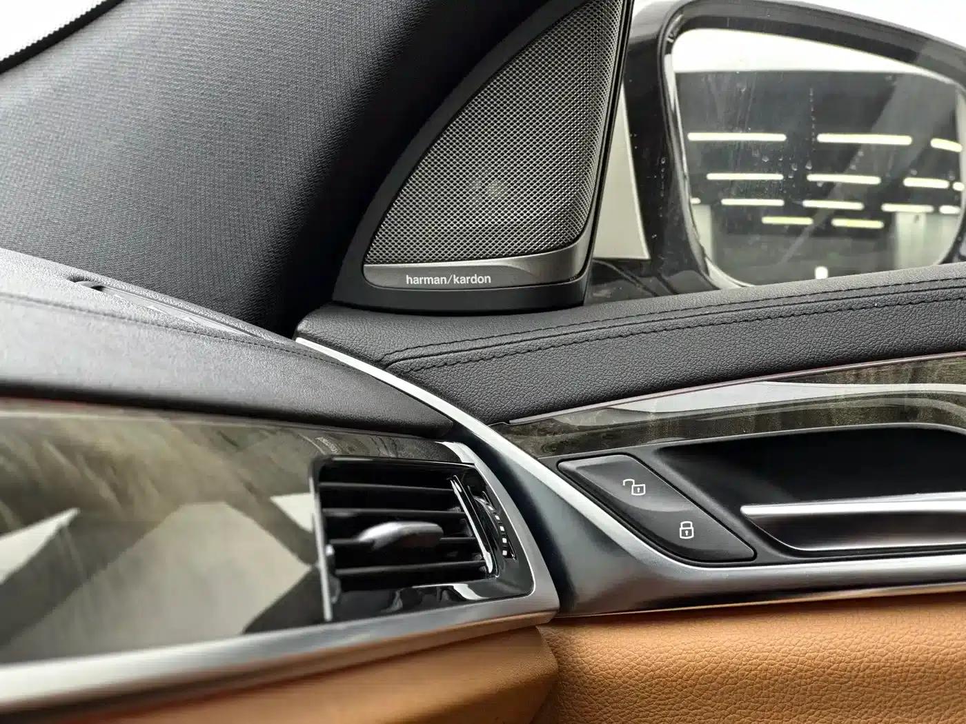 2019 BMW 6 Series GT 630i M Sport Package — миниатюра 12