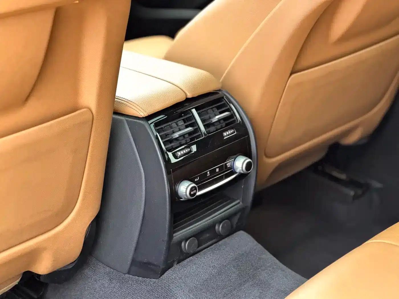 2019 BMW 6 Series GT 630i M Sport Package — миниатюра 13