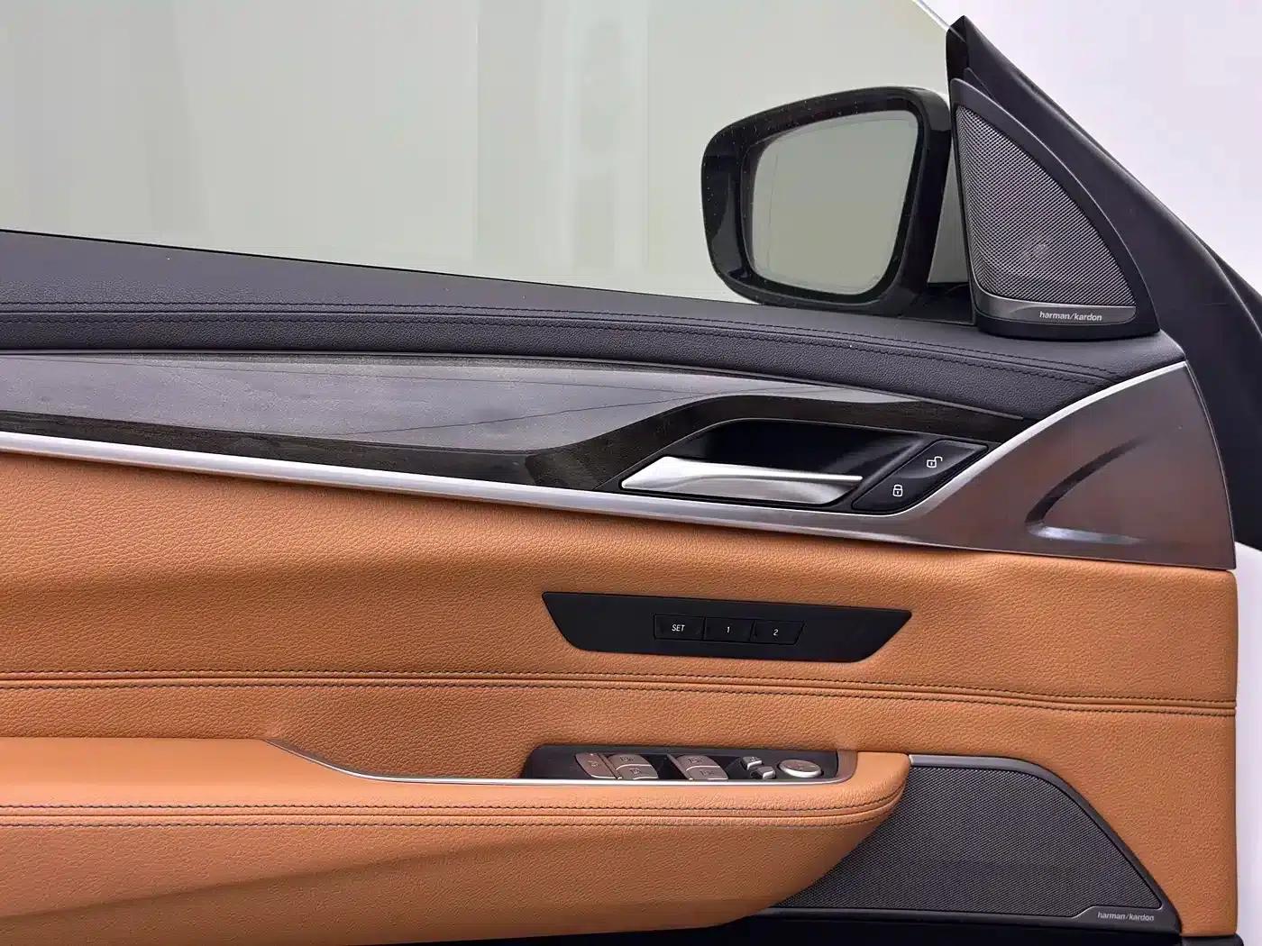2019 BMW 6 Series GT 630i M Sport Package — миниатюра 14