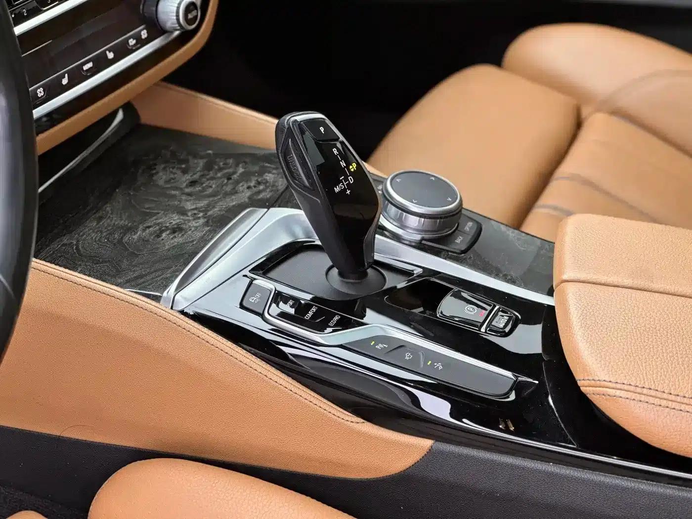 2019 BMW 6 Series GT 630i M Sport Package — миниатюра 15