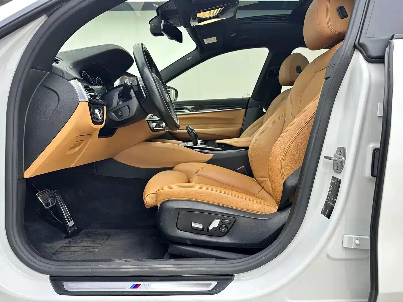 2019 BMW 6 Series GT 630i M Sport Package — миниатюра 10