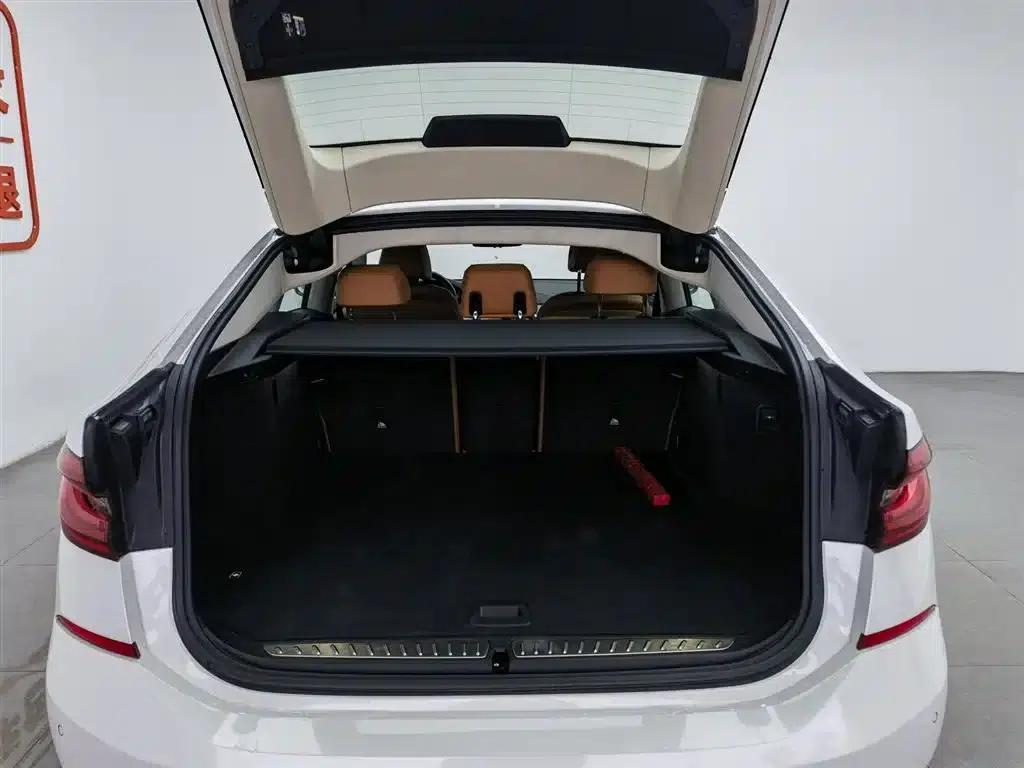 BMW 6 Series GT 2019 630i Luxury Design Package — миниатюра 16