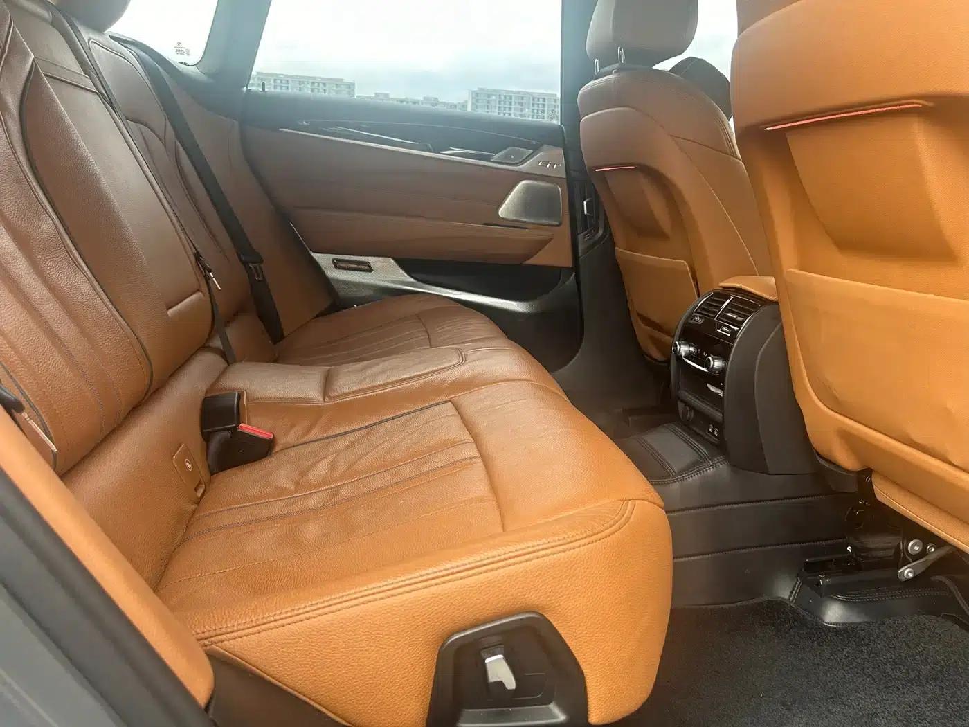 2022 BMW 6 Series GT 630i M Sport Package — миниатюра 5