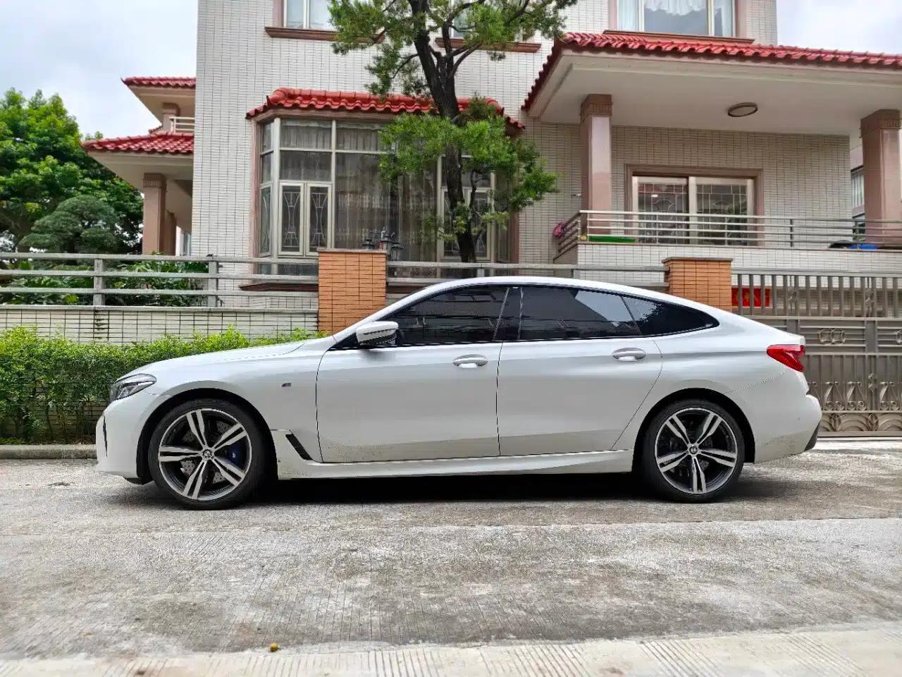 2021 BMW 6 Series GT 630i M Sport Package — миниатюра 2