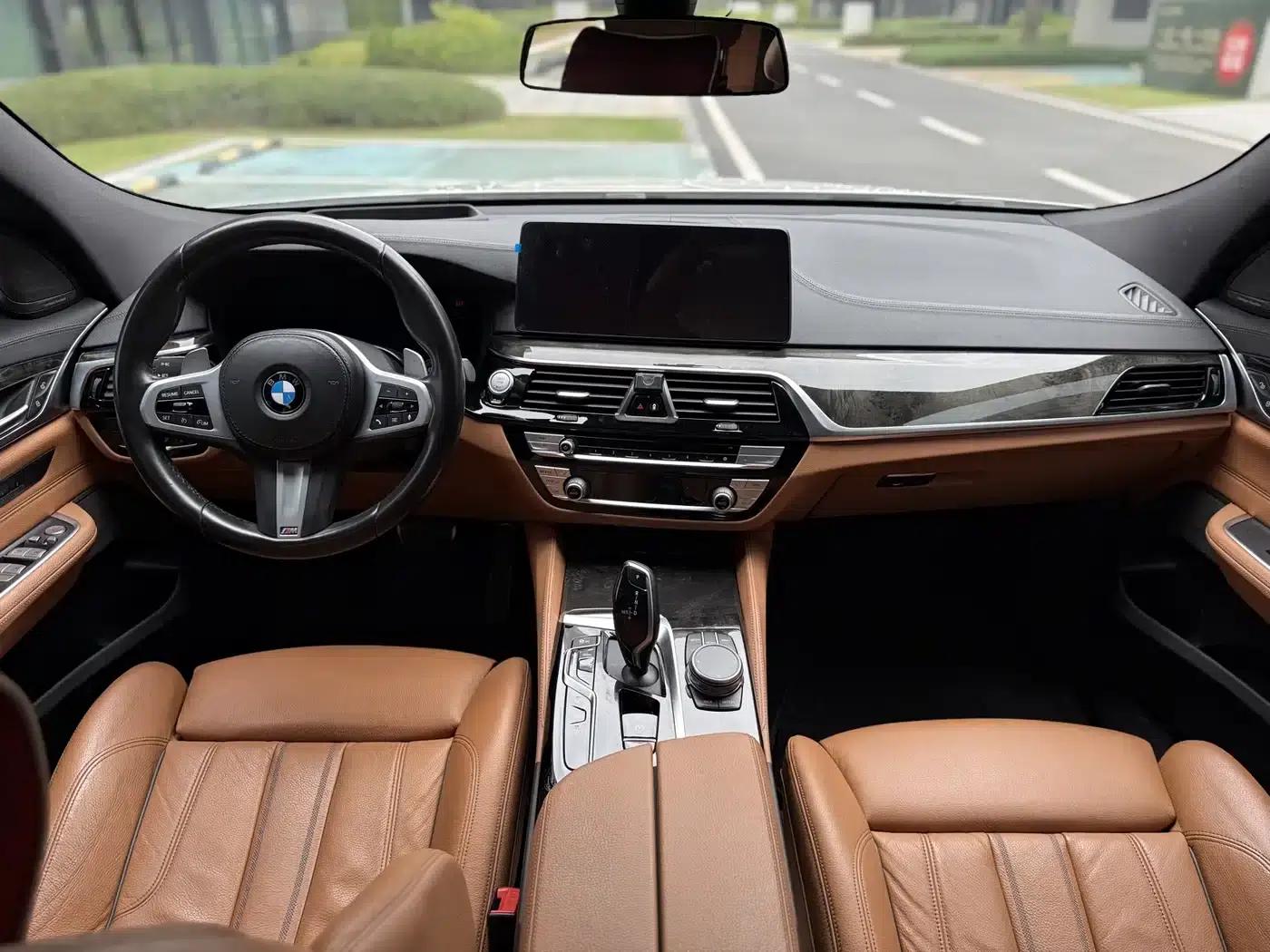 2021 BMW 6 Series GT 630i M Sport Package — миниатюра 5