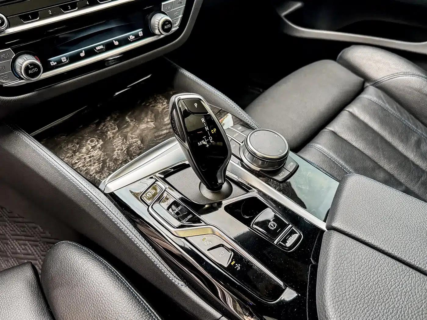 2022 BMW 6 Series GT 630i M Sport Package — миниатюра 16