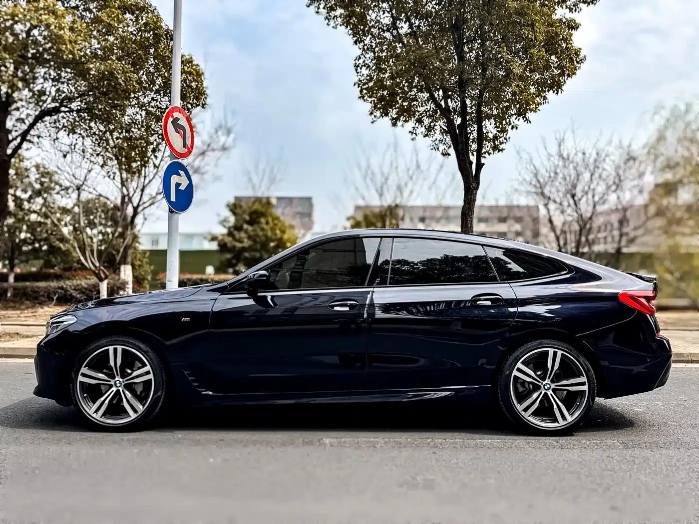 2022 BMW 6 Series GT 630i M Sport Package — миниатюра 3