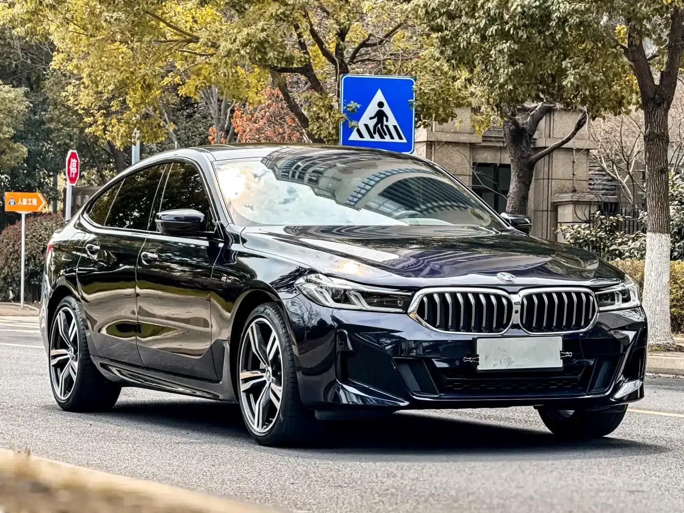 2022 BMW 6 Series GT 630i M Sport Package — миниатюра 4