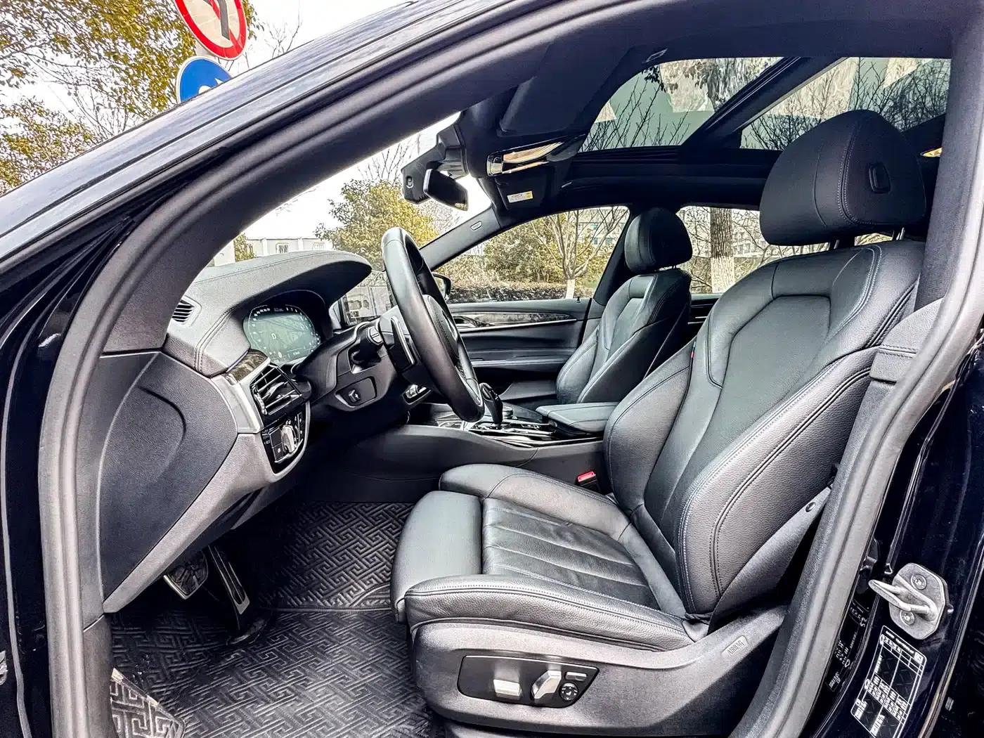 2022 BMW 6 Series GT 630i M Sport Package — миниатюра 8