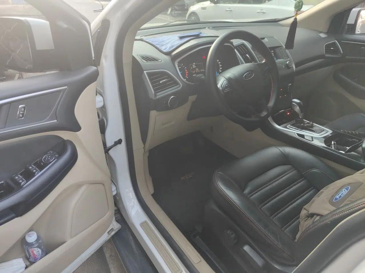 Ford Edge 2016 EcoBoost 245 Two-Wheel-Drive Titanium 5-Seater — миниатюра 17