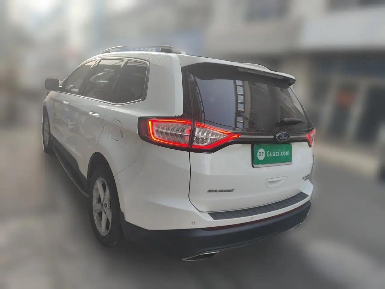 Ford Edge 2016 EcoBoost 245 Two-Wheel-Drive Titanium 5-Seater — миниатюра 4