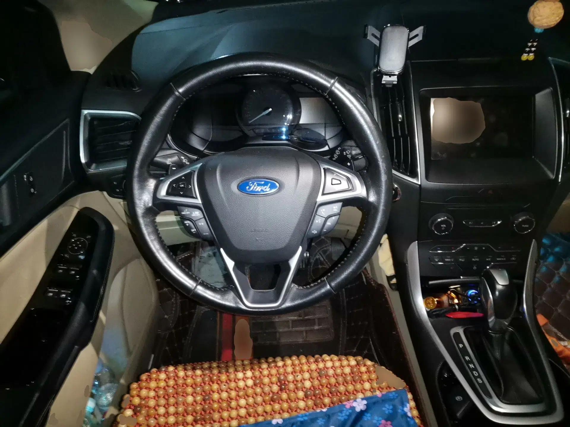 Ford Edge 2016 EcoBoost 245 Two-Wheel-Drive Titanium 7-Seater — миниатюра 11