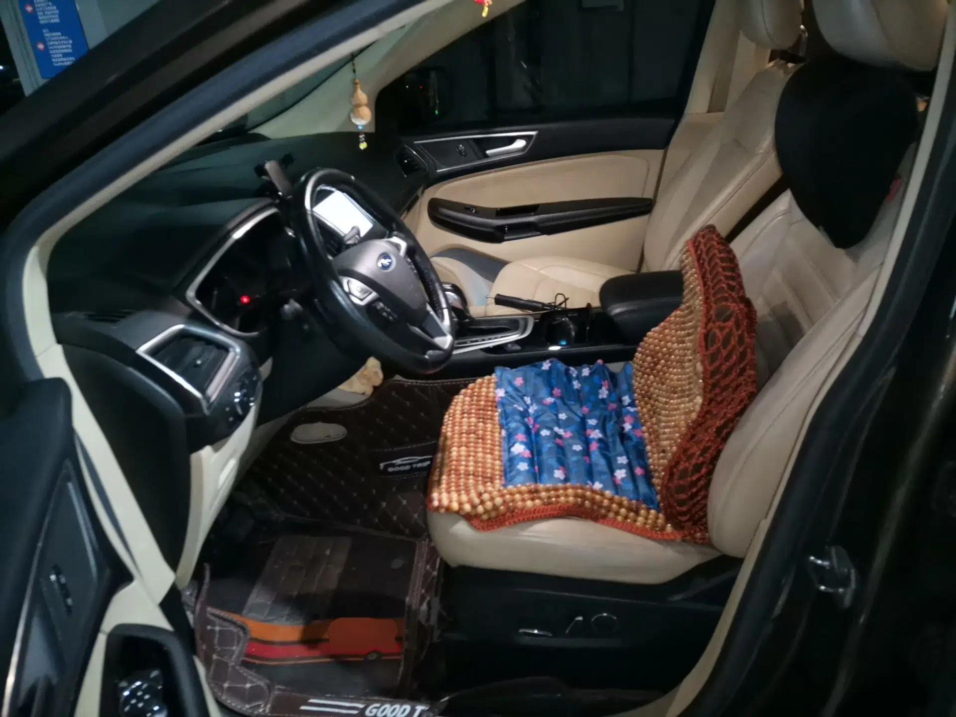 Ford Edge 2016 EcoBoost 245 Two-Wheel-Drive Titanium 7-Seater — миниатюра 16