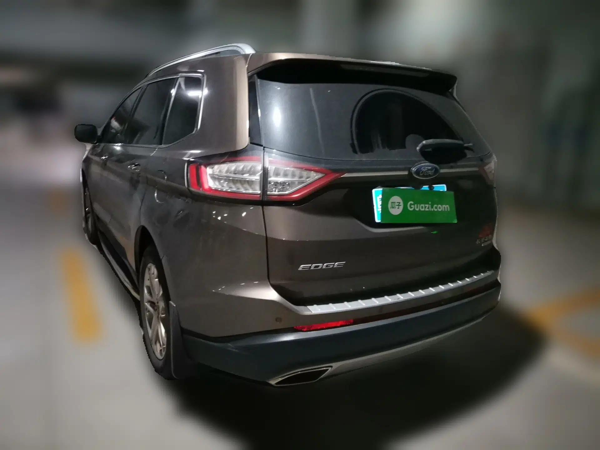 Ford Edge 2016 EcoBoost 245 Two-Wheel-Drive Titanium 7-Seater — миниатюра 4