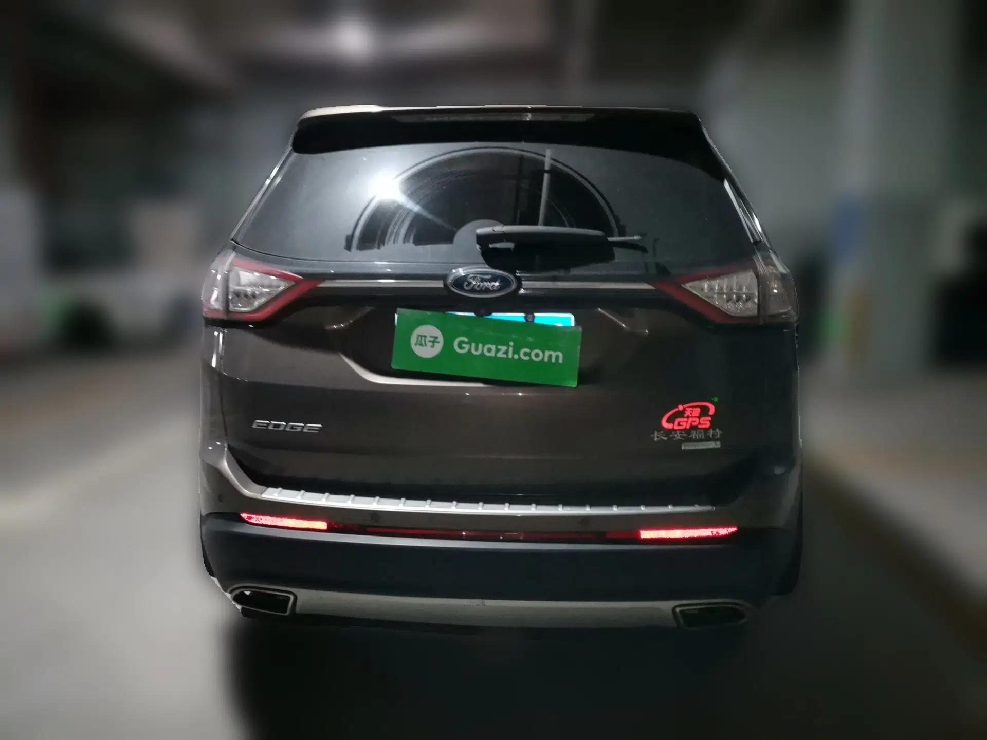 Ford Edge 2016 EcoBoost 245 Two-Wheel-Drive Titanium 7-Seater — миниатюра 5