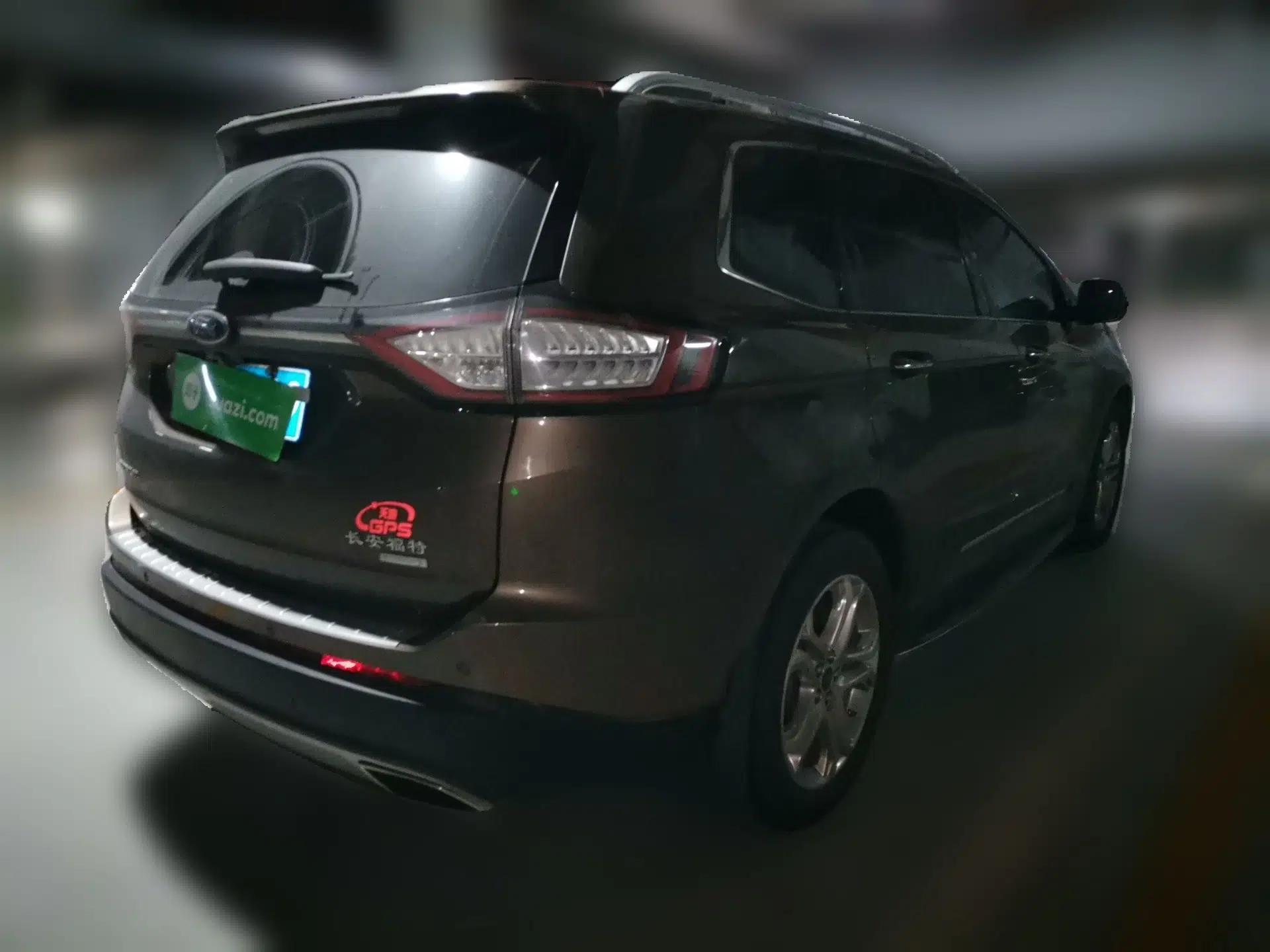 Ford Edge 2016 EcoBoost 245 Two-Wheel-Drive Titanium 7-Seater — миниатюра 6