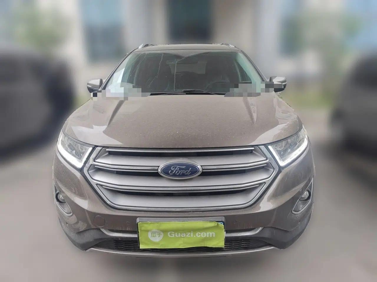 Ford Edge 2016 EcoBoost 245 Four-Wheel Drive Titanium 7-Seater — миниатюра 2