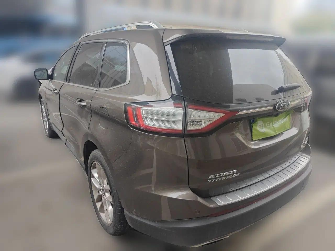 Ford Edge 2016 EcoBoost 245 Four-Wheel Drive Titanium 7-Seater — миниатюра 4