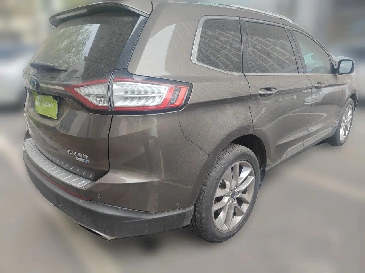 Ford Edge 2016 EcoBoost 245 Four-Wheel Drive Titanium 7-Seater — миниатюра 6