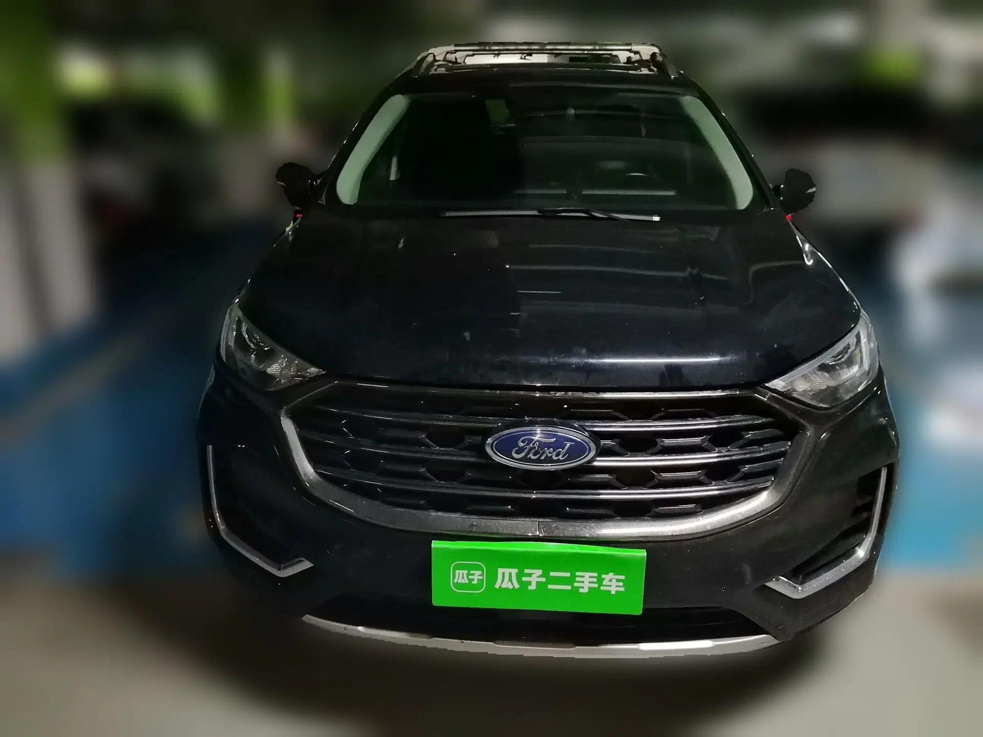Ford Edge 2021 PLUS EcoBoost 245 Two-Wheel-Drive Titanium 7-Seater — миниатюра 2