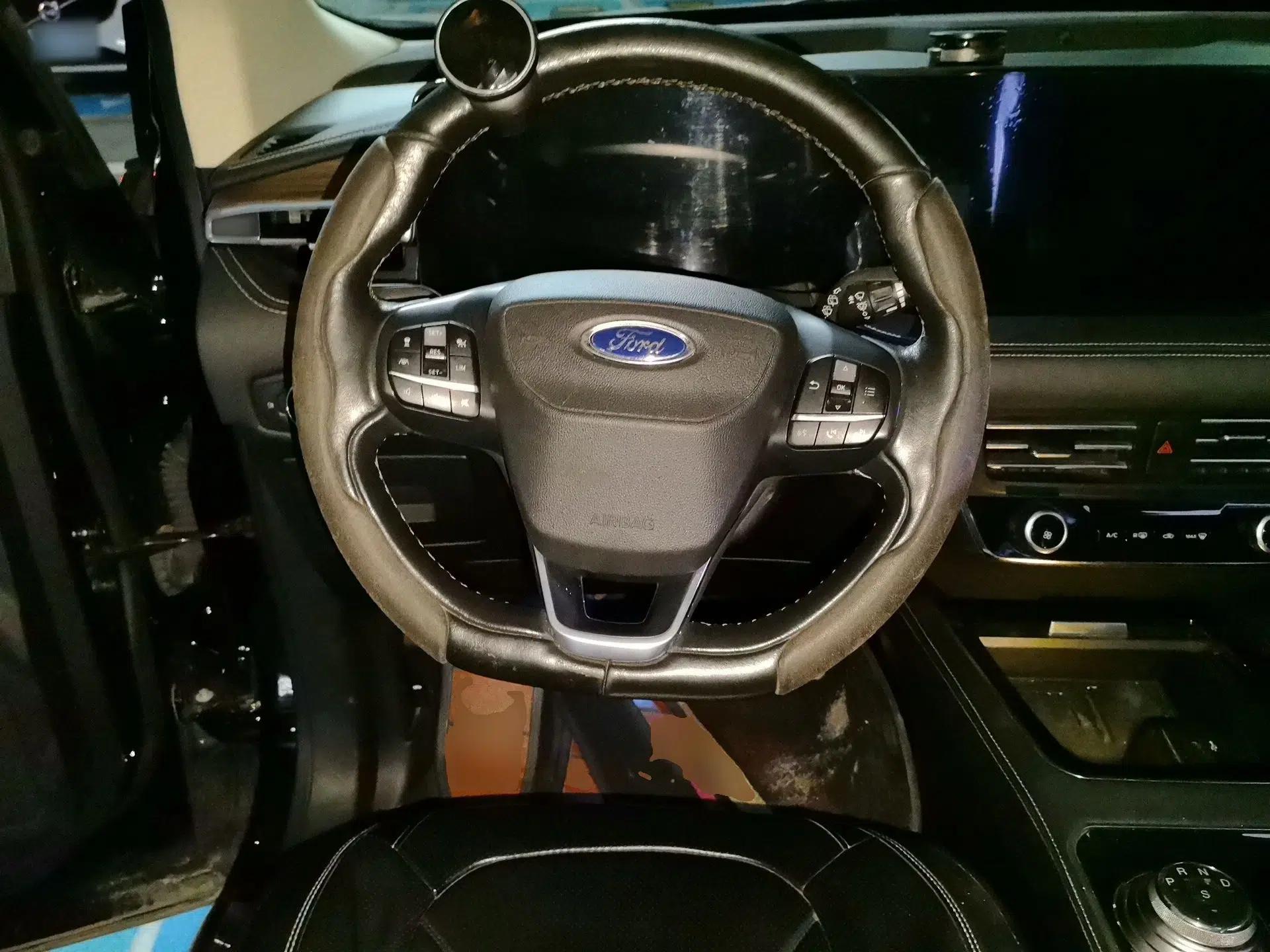 Ford Edge 2021 PLUS EcoBoost 245 Two-Wheel-Drive Titanium 7-Seater — миниатюра 11