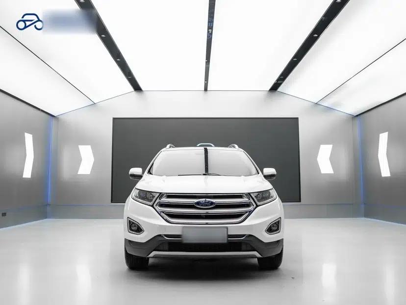 Ford Edge 2016 EcoBoost 245 Four-Wheel Drive Titanium Edition 7-Seater — миниатюра 2