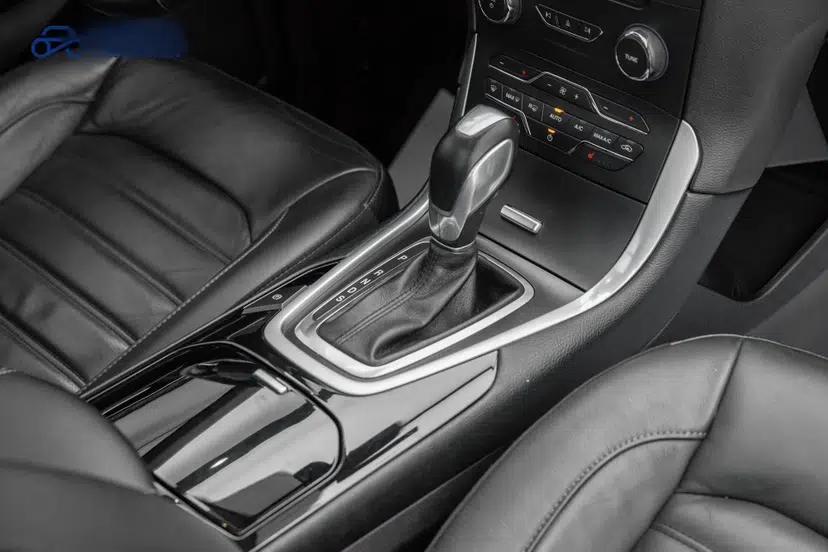 Ford Edge 2016 EcoBoost 245 Four-Wheel Drive Titanium Edition 7-Seater — миниатюра 19