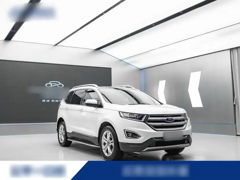 Ford Edge 2016 EcoBoost 245 Four-Wheel Drive Titanium Edition 7-Seater — миниатюра 3