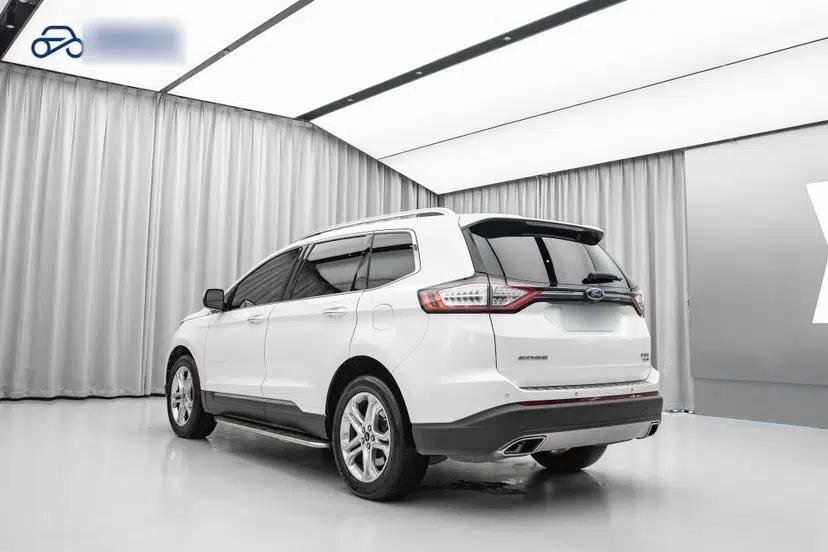 Ford Edge 2016 EcoBoost 245 Four-Wheel Drive Titanium Edition 7-Seater — миниатюра 6
