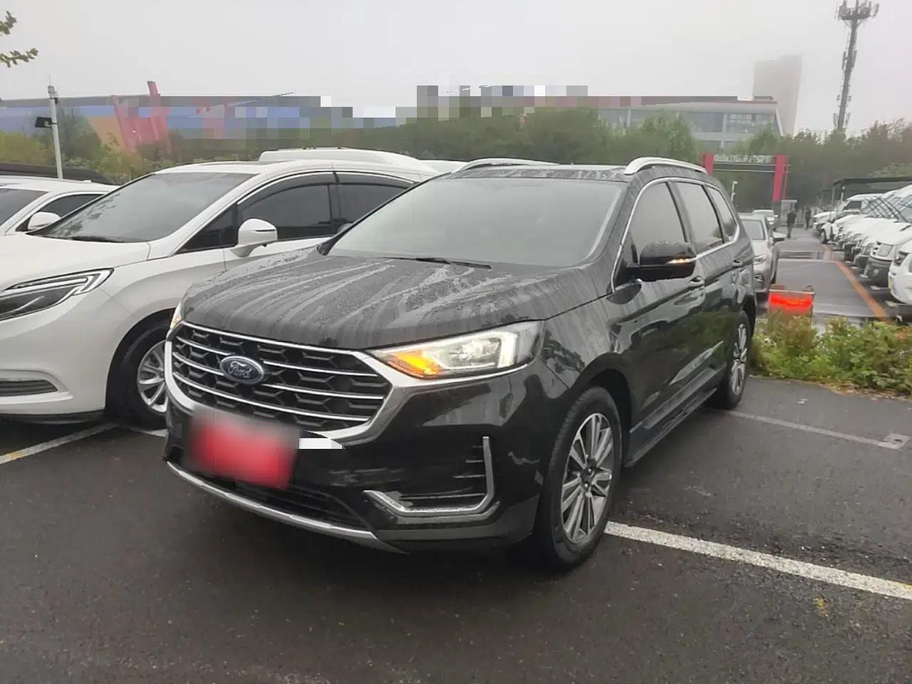 Ford Edge 2021 PLUS EcoBoost 245 Two-Wheel-Drive Platinum Edition 5 Seats — миниатюра 1
