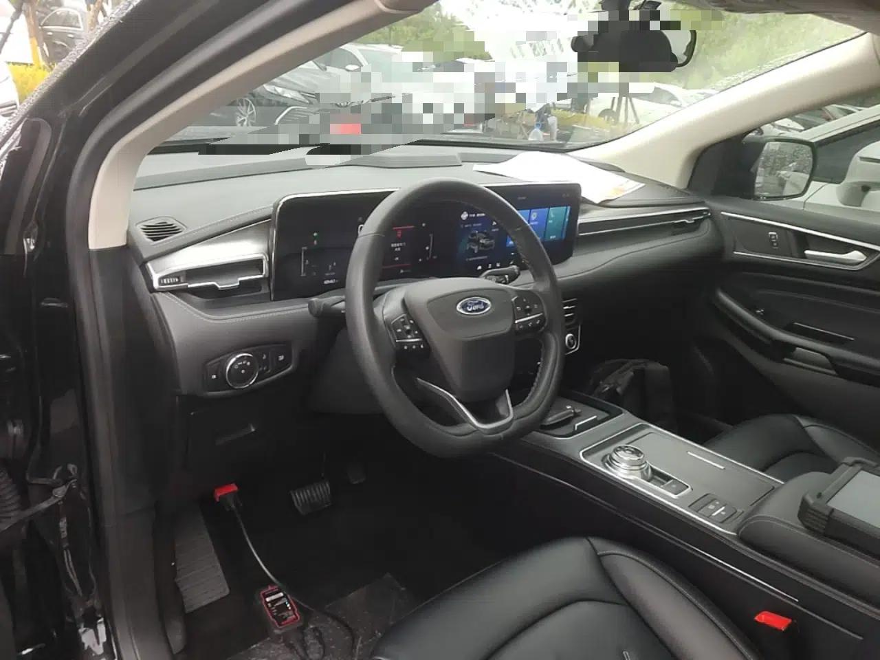 Ford Edge 2021 PLUS EcoBoost 245 Two-Wheel-Drive Platinum Edition 5 Seats — миниатюра 12